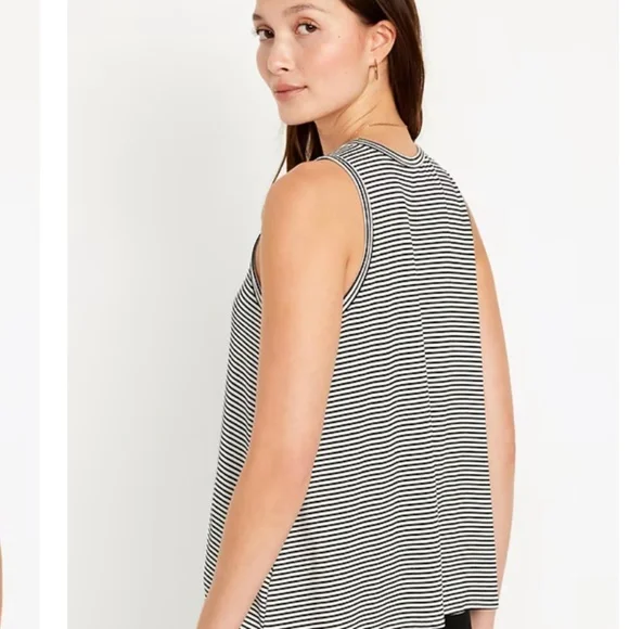 NWT Old Navy Women’s Luxe Black and White Stripes Sleeveless Tank Top - Size SP - Picture 2 of 9
